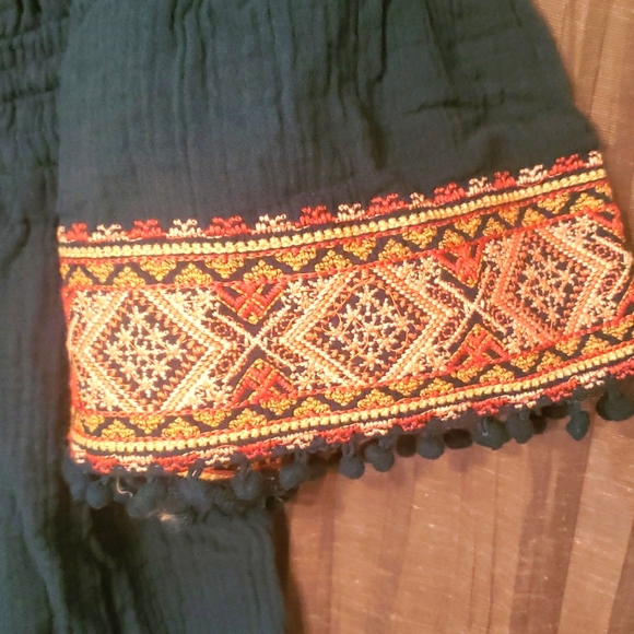 Teal, embroidered, off the shoulder romper, L. - Picture 3 of 5
